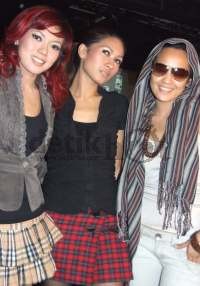 Nakal dan Centil Dewi Dewi Bikin Gempa