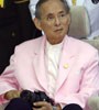 Ketika Sang Raja Demam Baju Pink