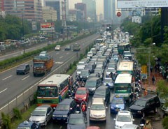 Hujan Reda, Macet Parah di Mana-mana