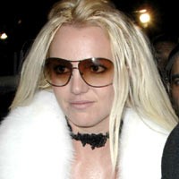Britney Spears Curi Korek