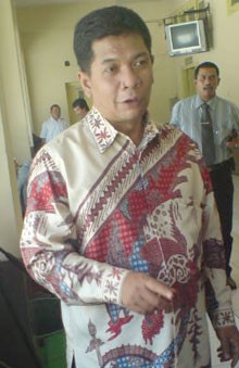 Didampingi Istri Tua, Zaenal Maarif Siap Bacakan Eksepsi