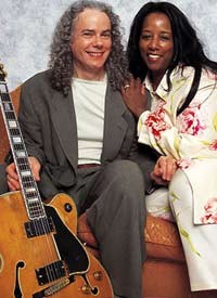 Tuck and Patti Janji Tampil Unik di Jakarta