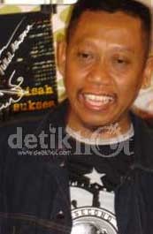 Naik Haji, Tukul Sibuk Foto-foto