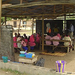 Proyek Laptop Murah Terancam Bangku dan Seragam Sekolah