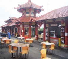 Bersantap di Pagoda