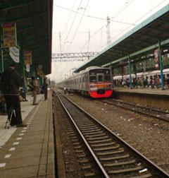 KRL South Line Sepi Peminat, 2 Kali Jalan Diisi 14 Penumpang