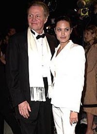 Angelina Jolie Berdamai dengan Ayah
