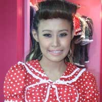 Pingkan Mambo Nggak Laku Nyanyi?