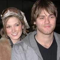 Delta Goodrem Bantah Dilarang Nikahi Eks Westlife