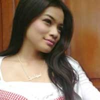 Hasrat Botak Titi Kamal Digagalkan Christian Sugiono