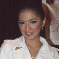 Angel Karamoy Gelar Dua Kali Pesta Nikah