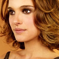 Natalie Portman Buat Sepatu Ramah Binatang