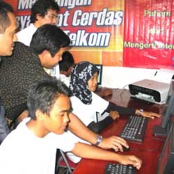 Kampung Digital Perlu Internet dan Radio Komunitas