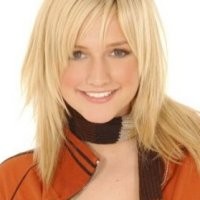 Ashlee Simpson Lepas Bra di Album Baru