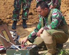 Pasukan TNI Musnahkan Granat di Kongo