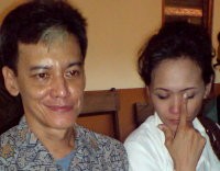 Oneng Nangis di Sidang Fariz RM 