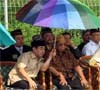 Ketika Arif Affandi Rela Memayungi Gus Dur