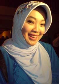 Rina Gunawan Enjoy Ngurus Cucian