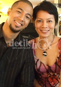 Marcell Ogah Jadi Suami Romantis