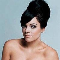 Lily Allen Ditinggal Pacar Pasca Keguguran