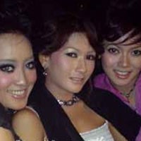 Dewi Dewi Retak