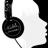 Kiss: Sering Selingkuh, LArc-en-Ciel Tetap Eksis