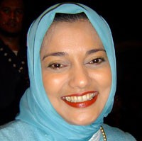 Marissa Haque Menanti Doktor