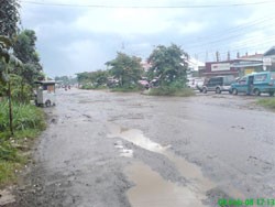 Jalan Baru Bogor Rusak Parah