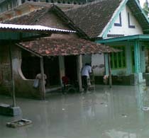 Lumpur Lapindo Masih Rendam Desa Besuki