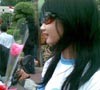 Bu Syam Cagub Jatim Tebar Bunga Valentine 