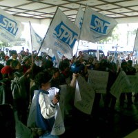 Ratusan Buruh Mebel Demo