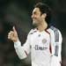 Toni Hat-trick, Bayern Jaga Jarak