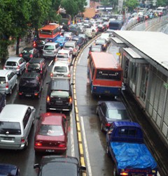 Busway Diserobot karena TransJ Tak Diberangkatkan Tiap 5 Menit