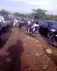 Jalan Terusan Ngurah Rai Kapan Diselesaikan? 