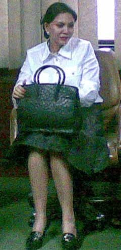 Vonnie, Bupati dari Negeri yang Dipimpin Perempuan