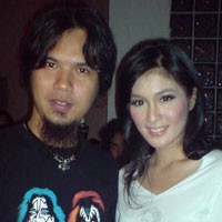 Ahmad Dhani Terpukau dengan Sandra Dewi