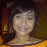 Gita Gutawa Digandeng Cowok Malaysia