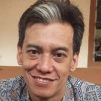 Fariz RM Lahap Sate Jelang Sidang