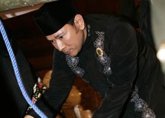 Bulog: Memangnya Mengapa Kalau Tommy Pengusaha Terkenal?