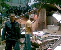 Bangunan Liar di Lahan Sengketa Setiabudi Diratakan Petugas