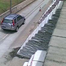 Tanggul Tol JORR Longsor, Pengendara Diimbau Berhati-hati 