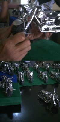 Sendok Garpu Disulap Jadi Miniatur Motor Gede