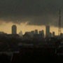 Jakarta Berpayung Awan Hitam, Hujan & Angin Kencang Menyerang