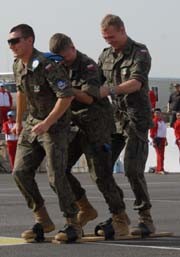 Saat Tentara PBB Balap Bakiak