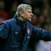 Wenger Salahkan Lapangan