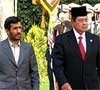 Mengapa Ahmadinejad Tak Berdasi?