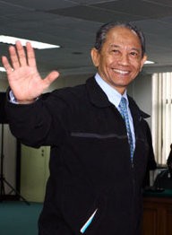 Eks Ketua KPU Nazaruddin Sjamsuddin Hirup Udara Bebas