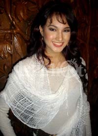 Kontes Kecantikan  Bikin Sibuk  Nadine Chandrawinata