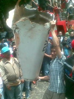 Pesawat Jatuh di detikTV dan detikFoto