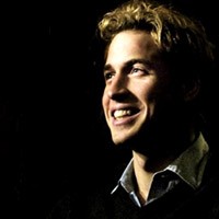 Pangeran William Lindungi Kekasih